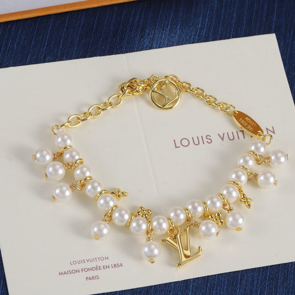 Louis Vuitton pearl river bracelet